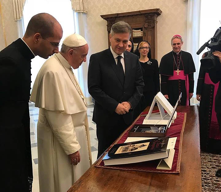 Zvizdić u audijenciji kod pape Franje