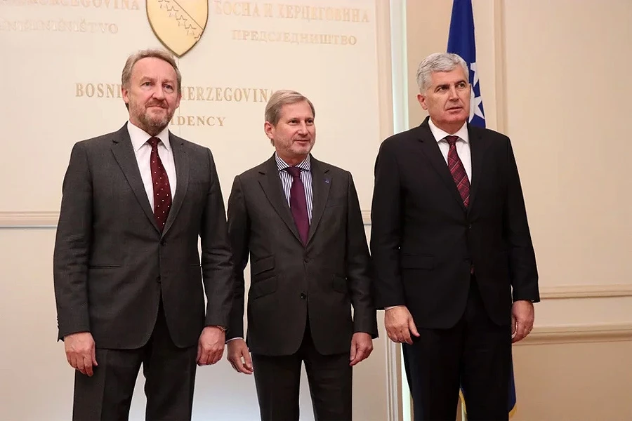Hahn kritizirao Čovića: Neprihvatljivo je da negirate presudu šestorki