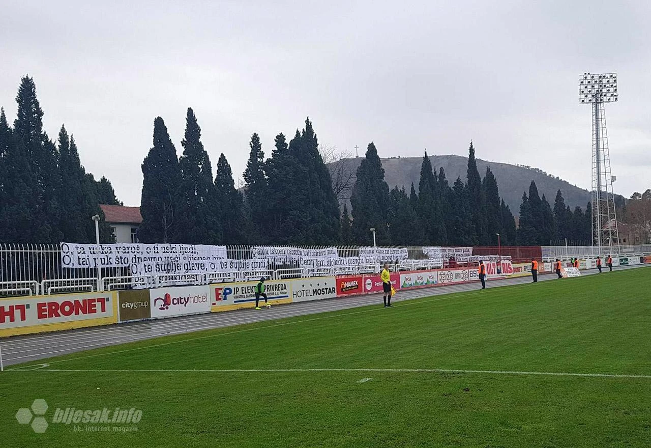 Poruka navijača s tribina u Mostaru