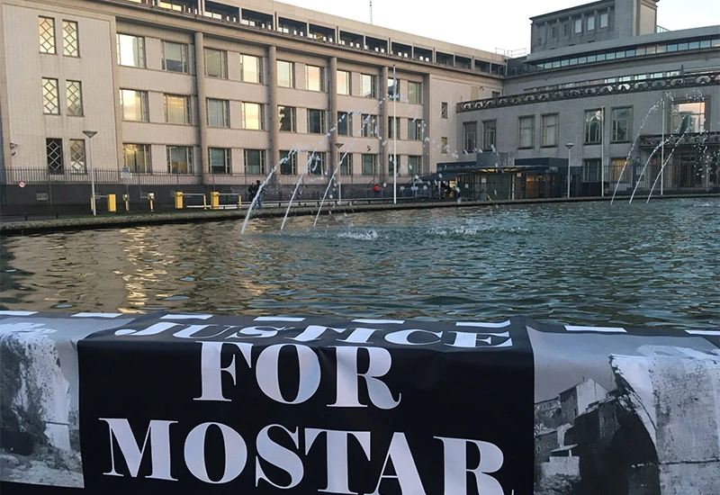 Prosvjed žrtava uoči presude šestorci u Haagu