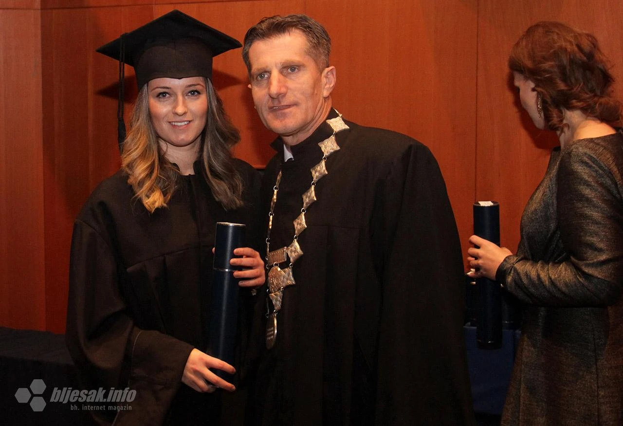 Ponosnim diplomantima uručene diplome