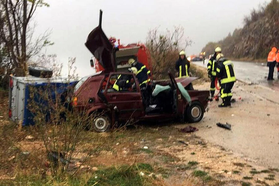 Prometna nesreća u Grudama: Jedna osoba smrtno stradala, a pet ih ozlijeđeno