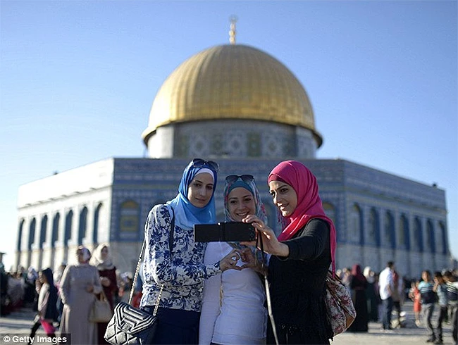 Saudijska Arabija: Nema više slikanja selfija u džamijama