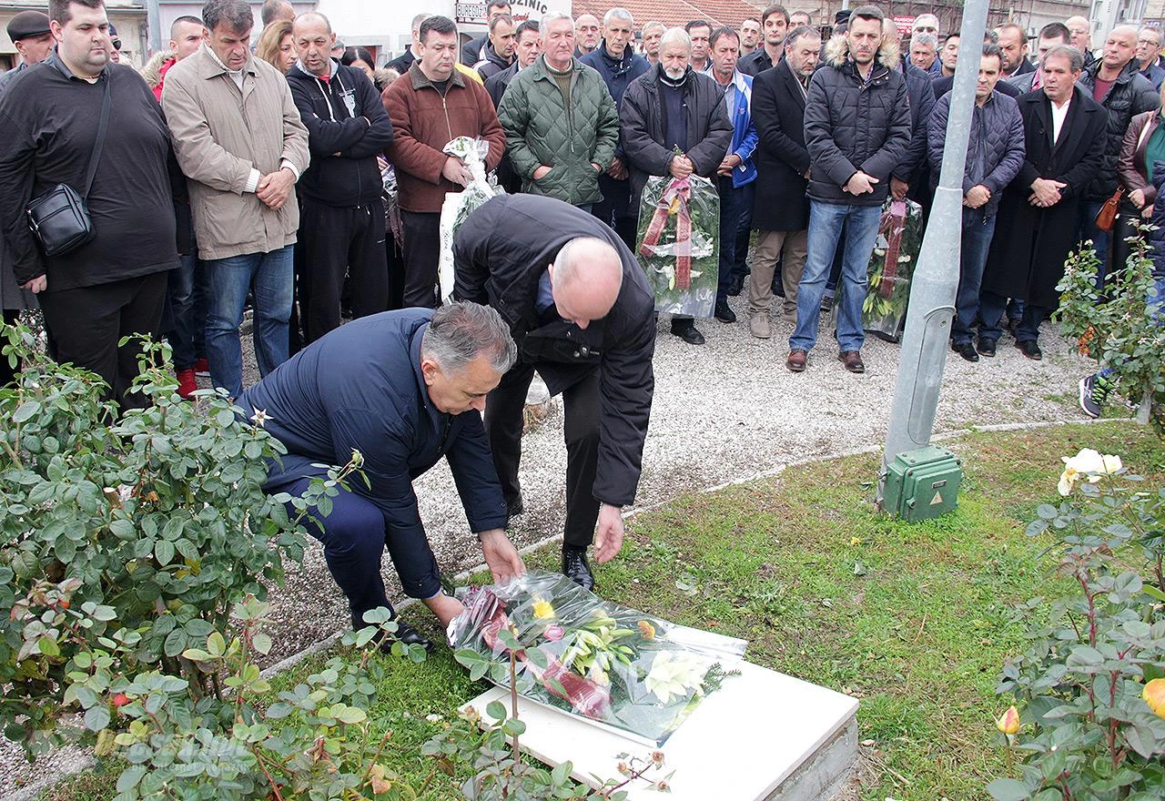 Polaganjem cvijeća u Mostaru obilježen Dan državnosti BiH