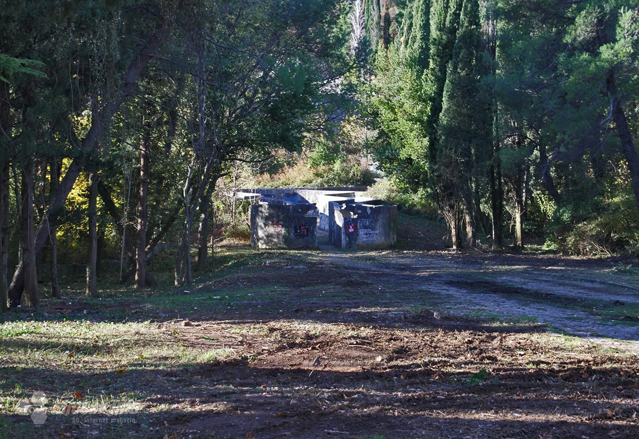 Napadnuti i studenti na Partizanskom groblju: Mislili su da polažemo vijence
