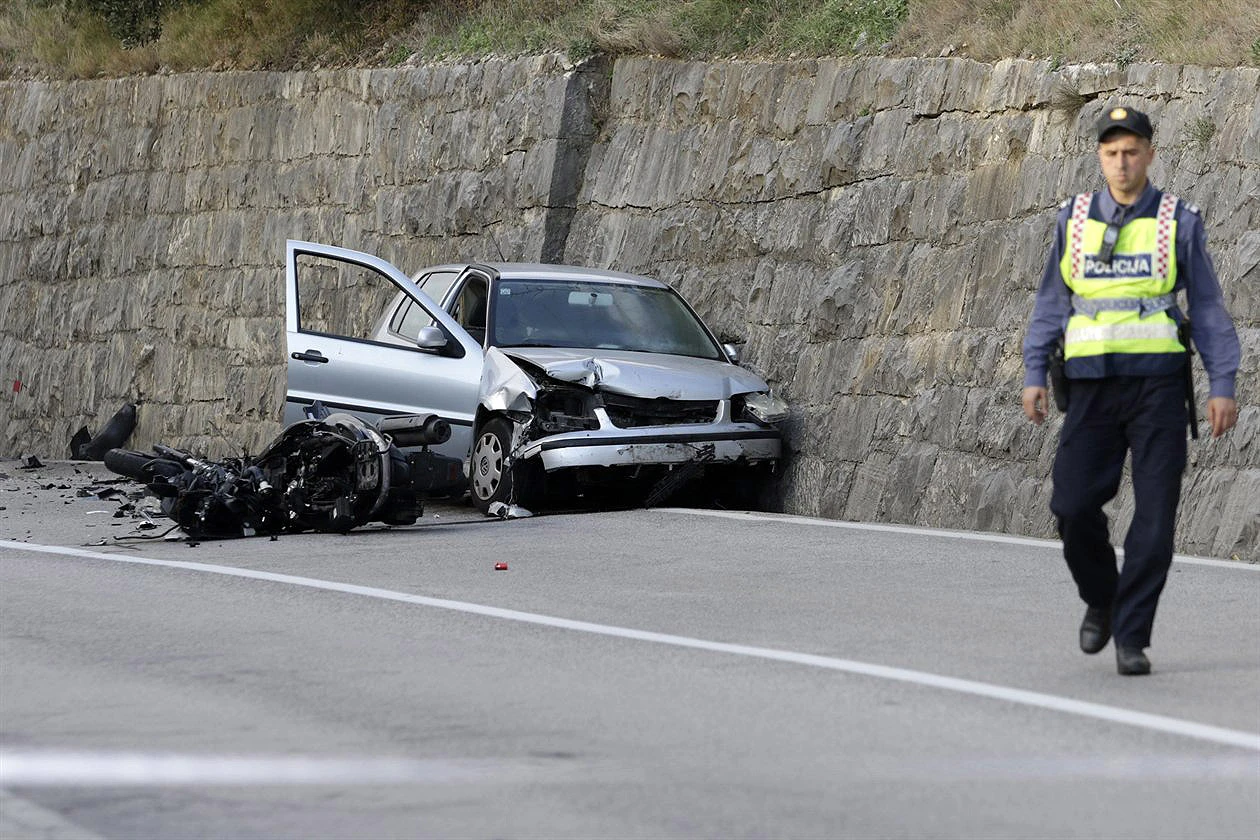 U Tučepima poginuo motociklist, dvoje ozlijeđenih