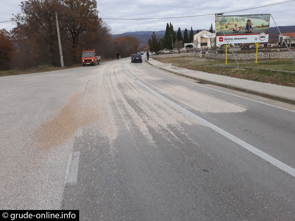 Pijesak zatvorio cestu Grude - Ljubuški
