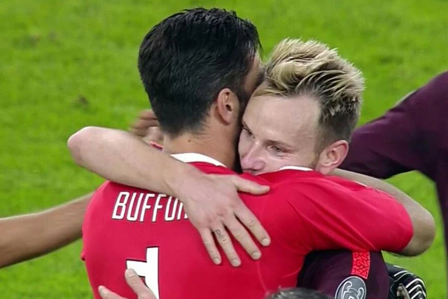 Barca nulom u Torinu osigurala prvo mjesto; Basel šokirao Manchester United