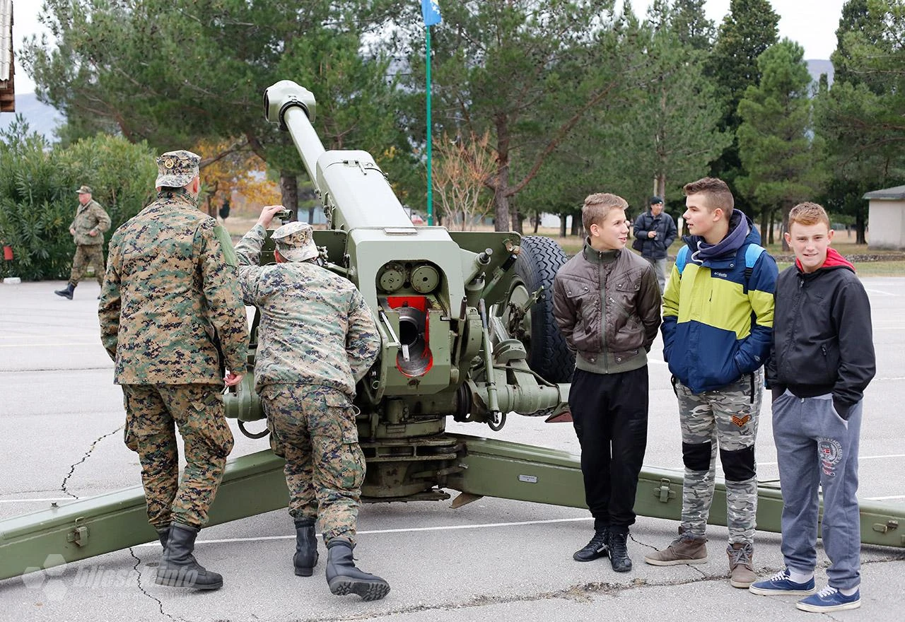 [FOTO] Dan otvorenih vrata artiljerijskog bataljuna 4. pješadijske brigade