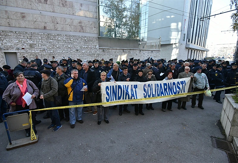 Prosvjed policajaca ispred  Federalnog parlamenta: Želimo da nam se zaštite prava