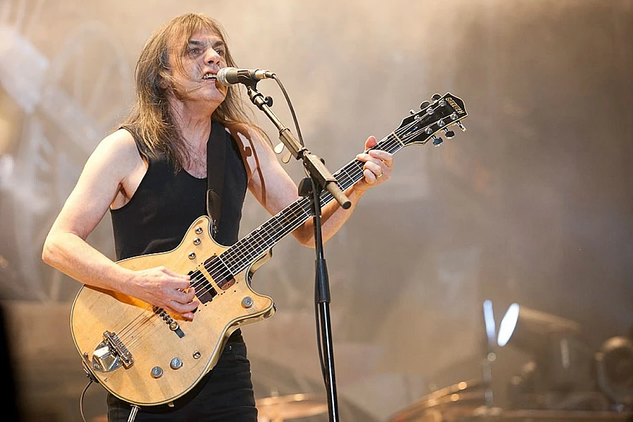 Preminuo gitarist benda AC/DC