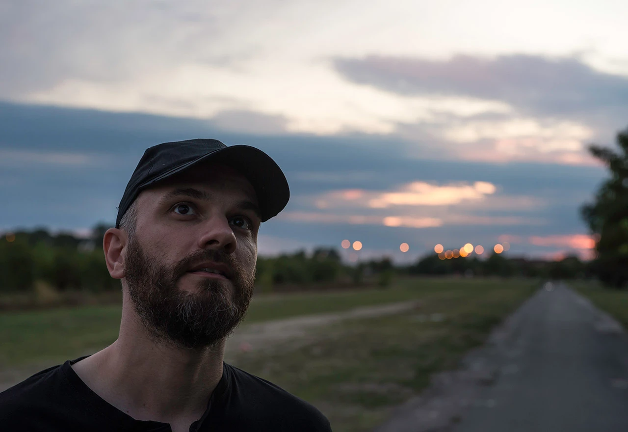 ''Srebrna magla pada'' novi roman Srđana Srdića