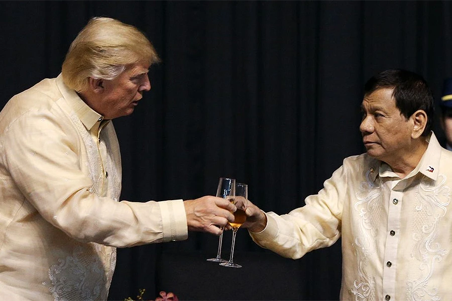 Duterte pjevao Trumpu: Zauvijek nije dovoljno, da te volim uvijek i iznova...