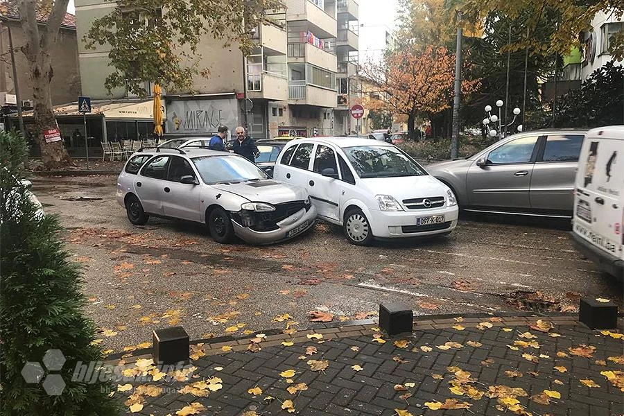 Mostar: Lakši sudar na izlazu iz Zagrebačke ulice