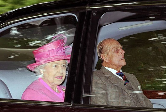 Britanska kraljica prepušta javne dužnosti princu Charlesu