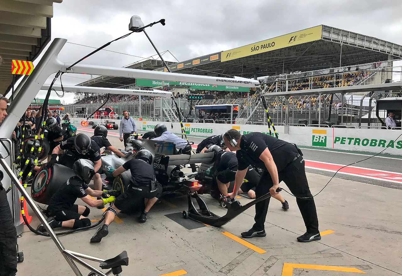 Opljačkana Mercedesova ekipa F1