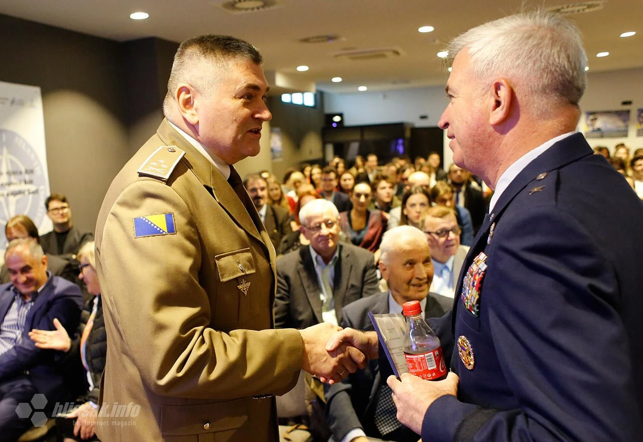 NATO je potreban BiH