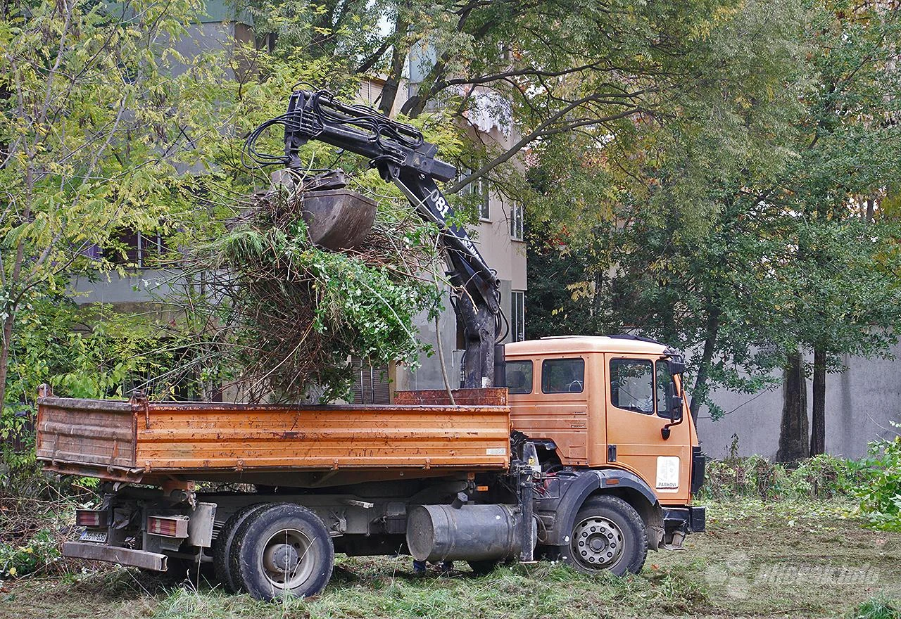 Krenula velika akcija čišćenja Partizanskog groblja u Mostaru