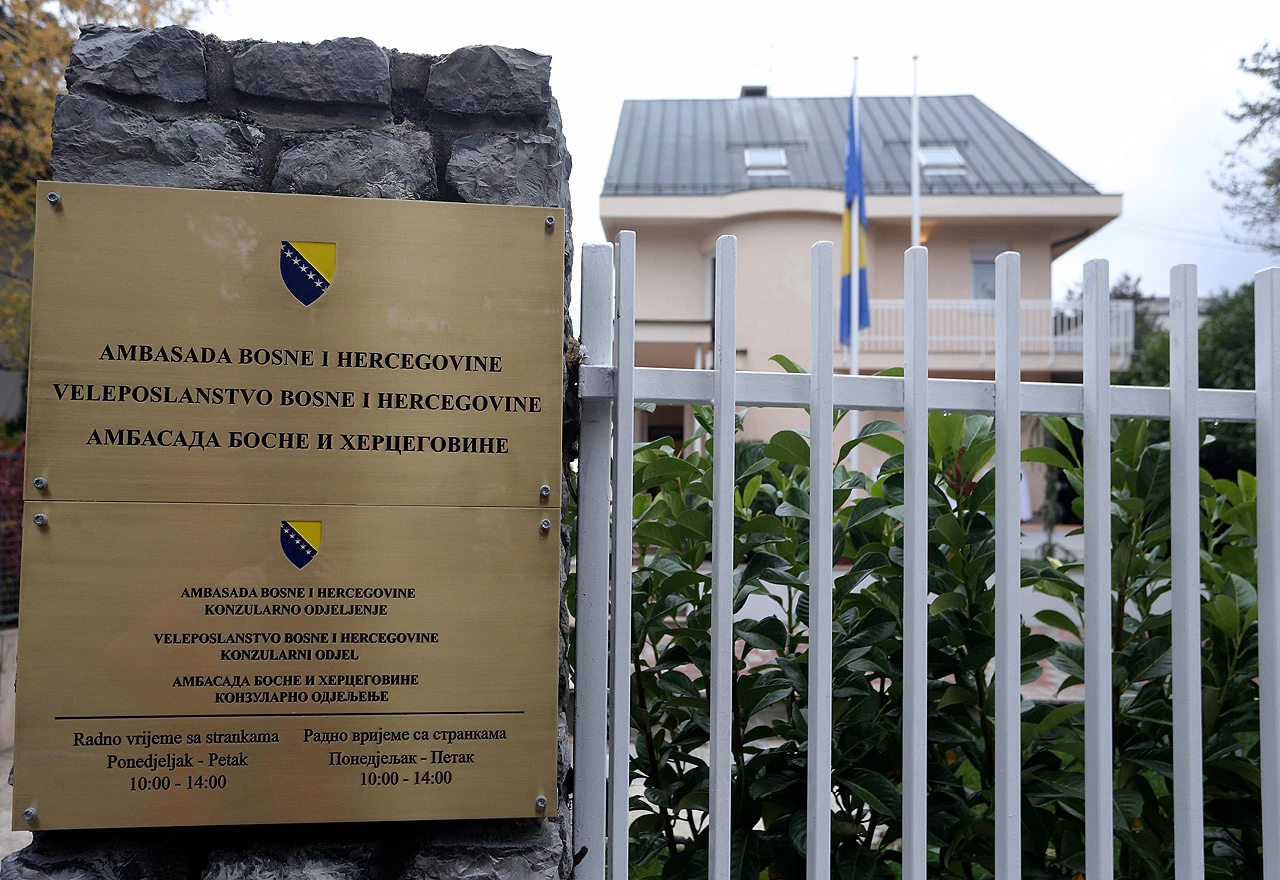 Šefovi diplomacija Hrvatske i BiH brane protokol o plinofikaciji refinerije