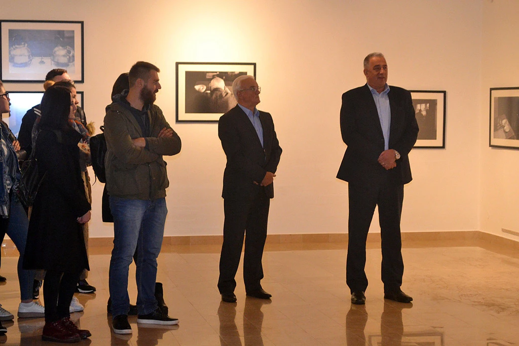 Široki Brijeg: Otvorena izložba fotografija ''Bamitbah'' Ivana Hrkaša