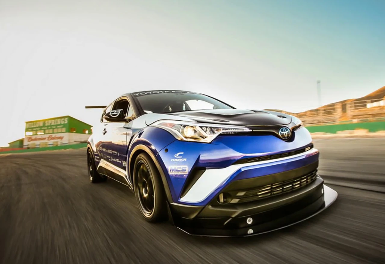 Toyota CH-R  sa 600 KS juriša na rekord Nurburgringa