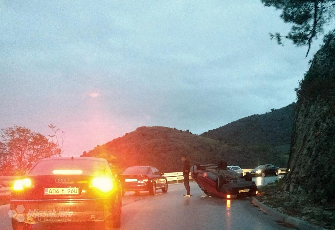 Kobilovača: Audi završio na krovu
