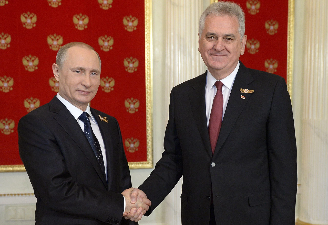 Putin odlikovao bivšeg srbijanskog predsjednika Nikolića