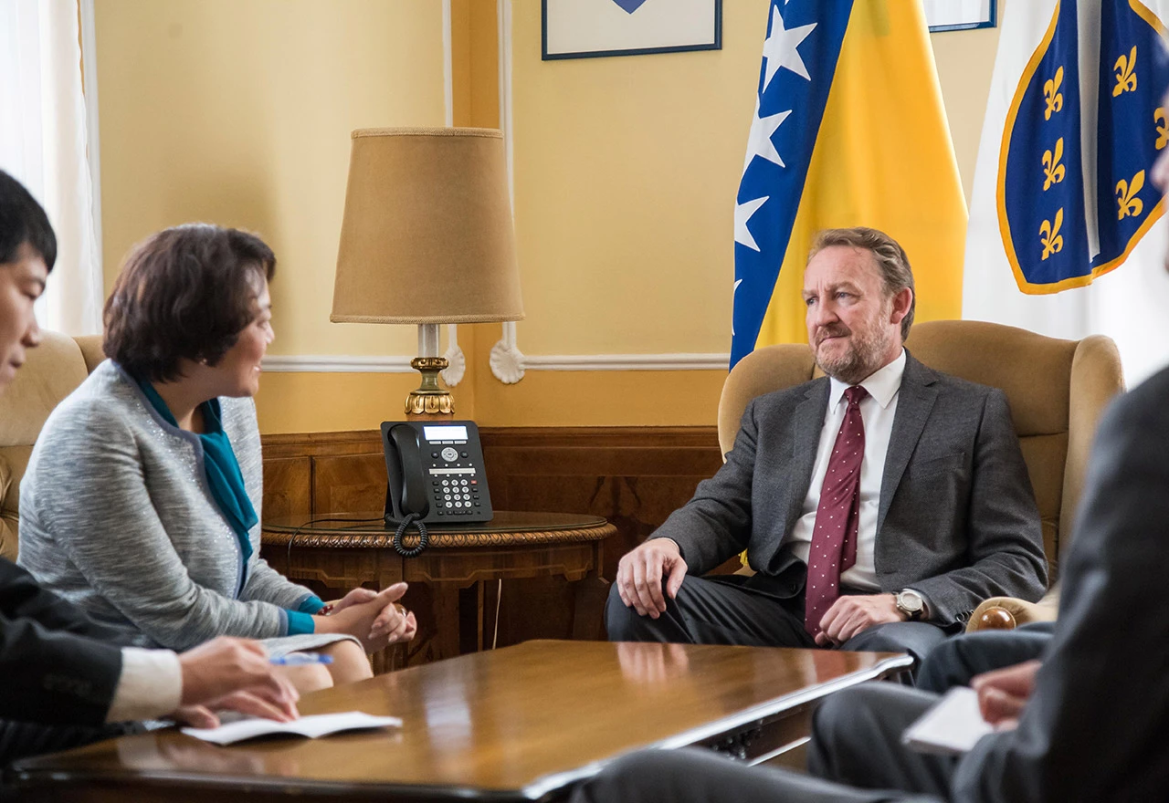 Izetbegović: Dva termobloka riješit će problem zagađenja zraka u Tuzli