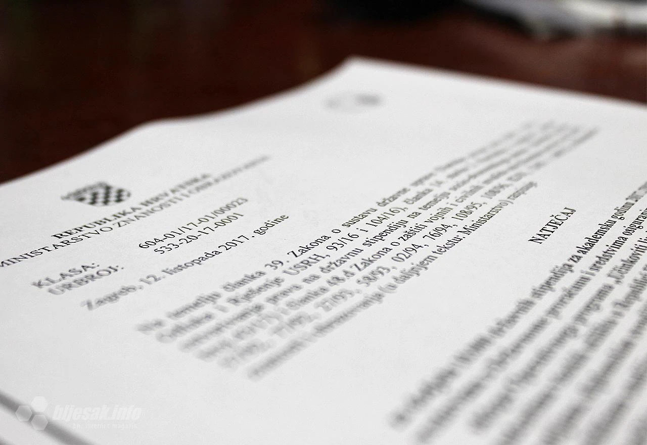 Traži se neopoziva ostavka ministra zbog uzimanja stipendija