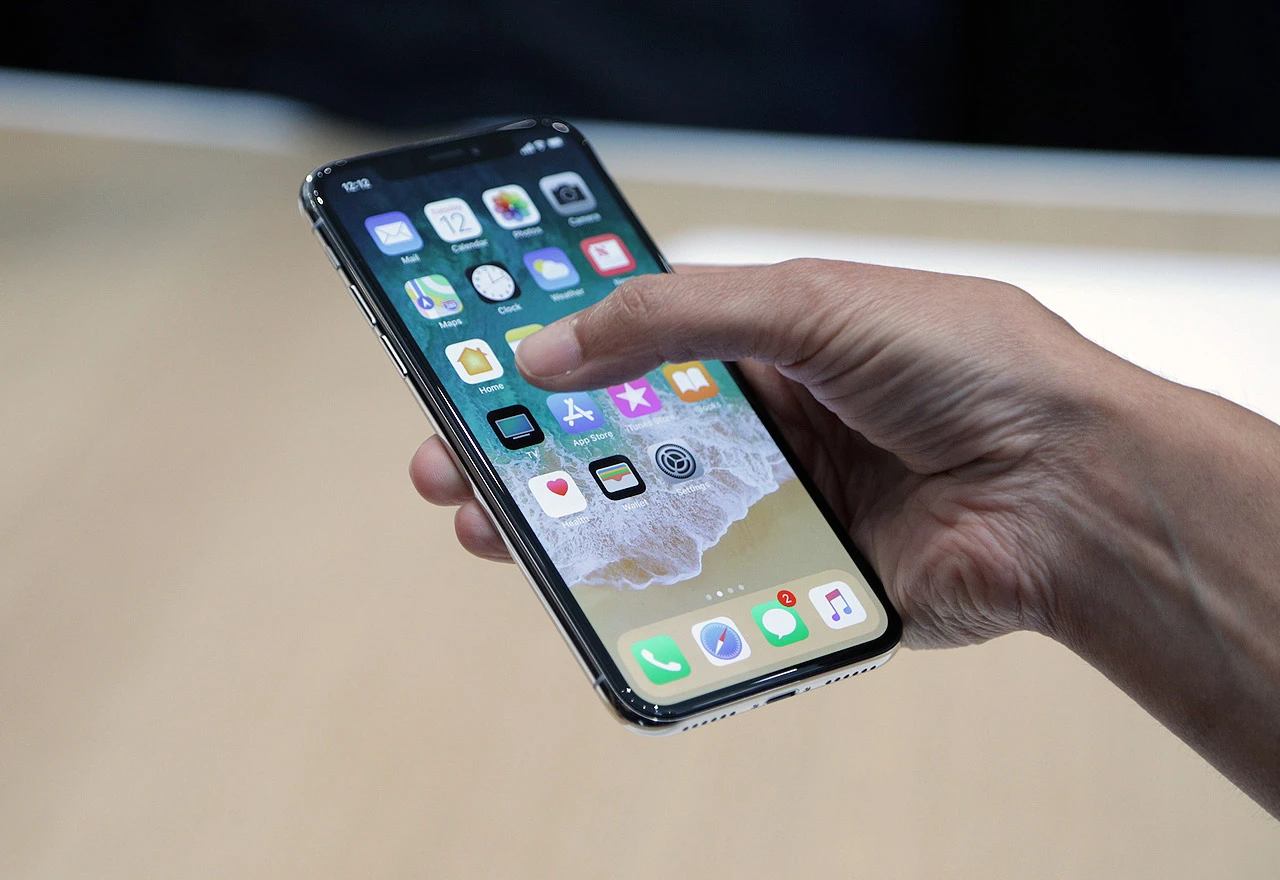 Idući iPhone X jeftiniji i u više verzija
