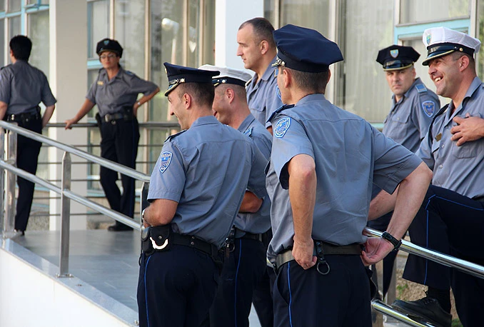 Prava policajaca izjednačena s drugim zaposlenicima