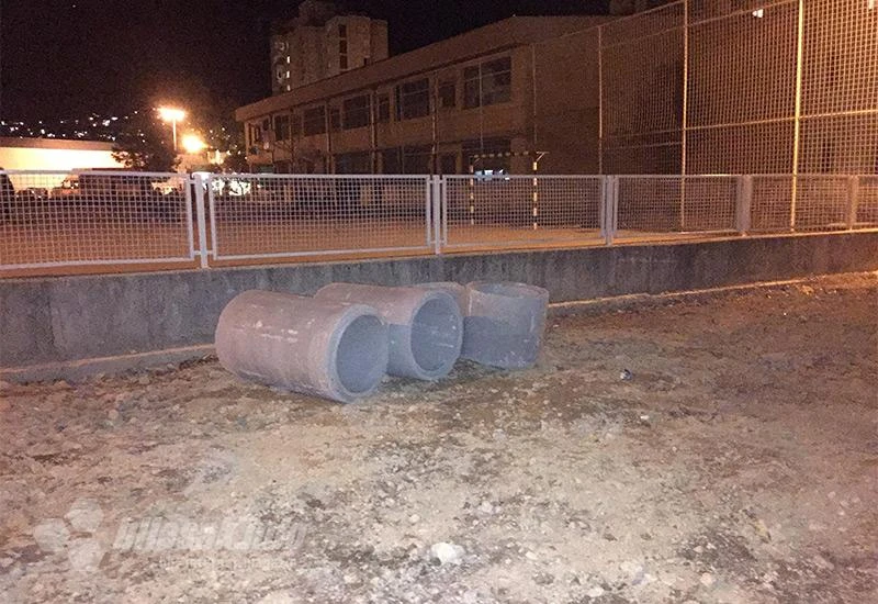 Mostar: Nezaštićeno gradilište prijeti djeci i stanarima