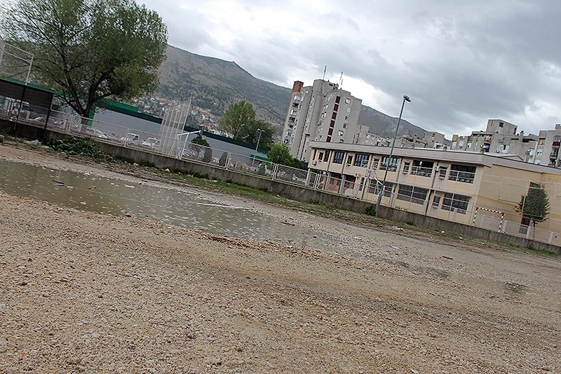 Mostar: Krenula sanacija 'bazena' u Centru 2