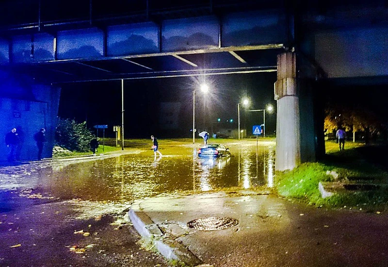 Obilna kiša i olujni vjetar napravili kaos u Zenici