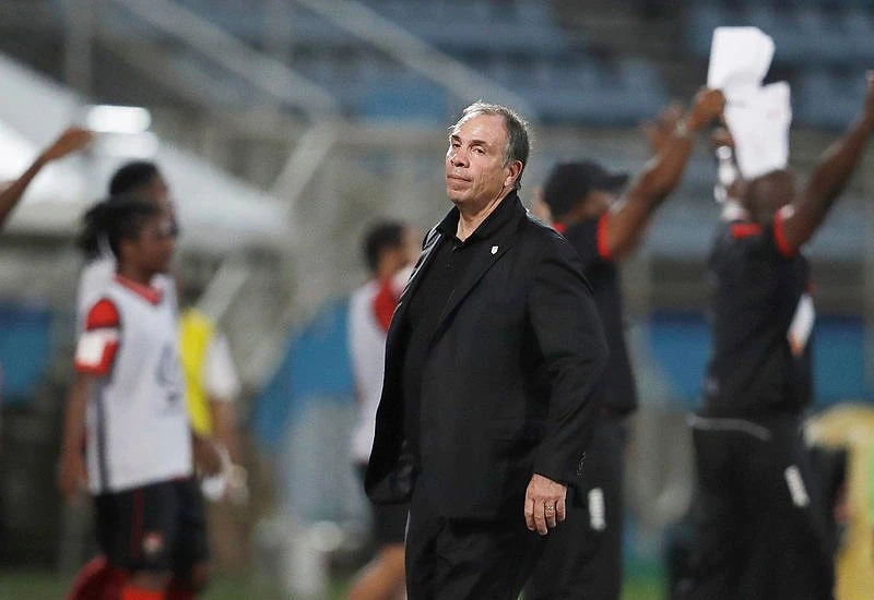 Bruce Arena podnio ostavku