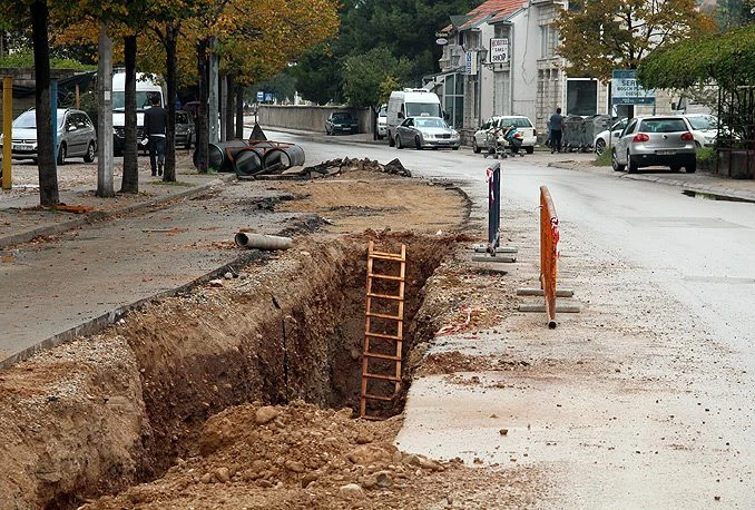 ''Desna'' gradilišta ugašena: Radovi na kolektorima sele na lijevu stranu Neretve