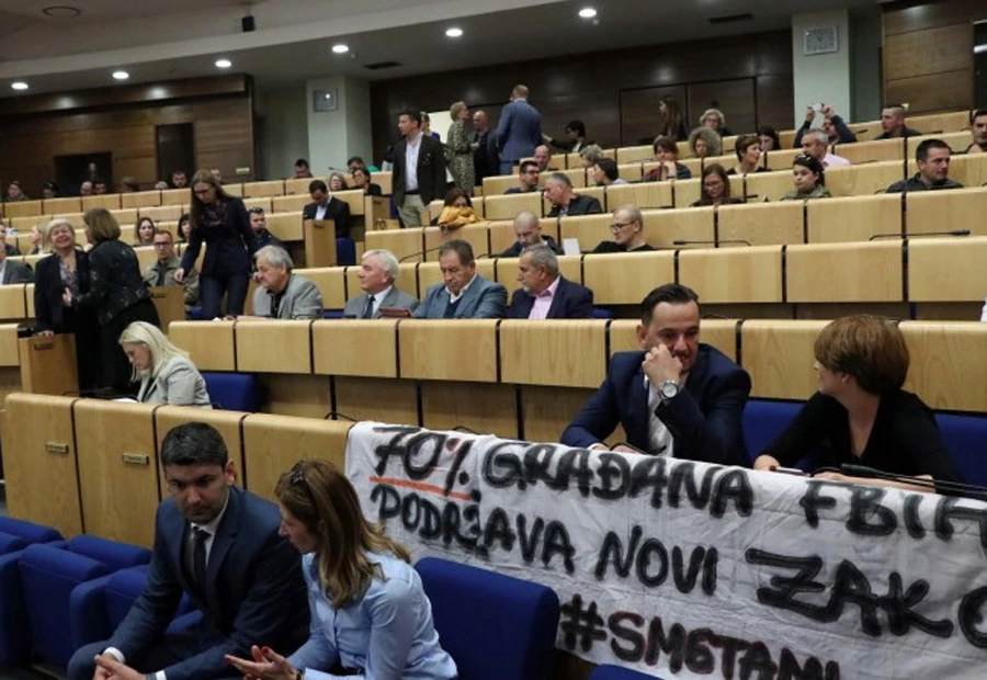 Mostarci traže da se poveća udaljenost kioska od škola