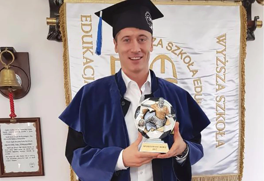 Studirao deset godina: Lewandowski stekao diplomu prvostupnika