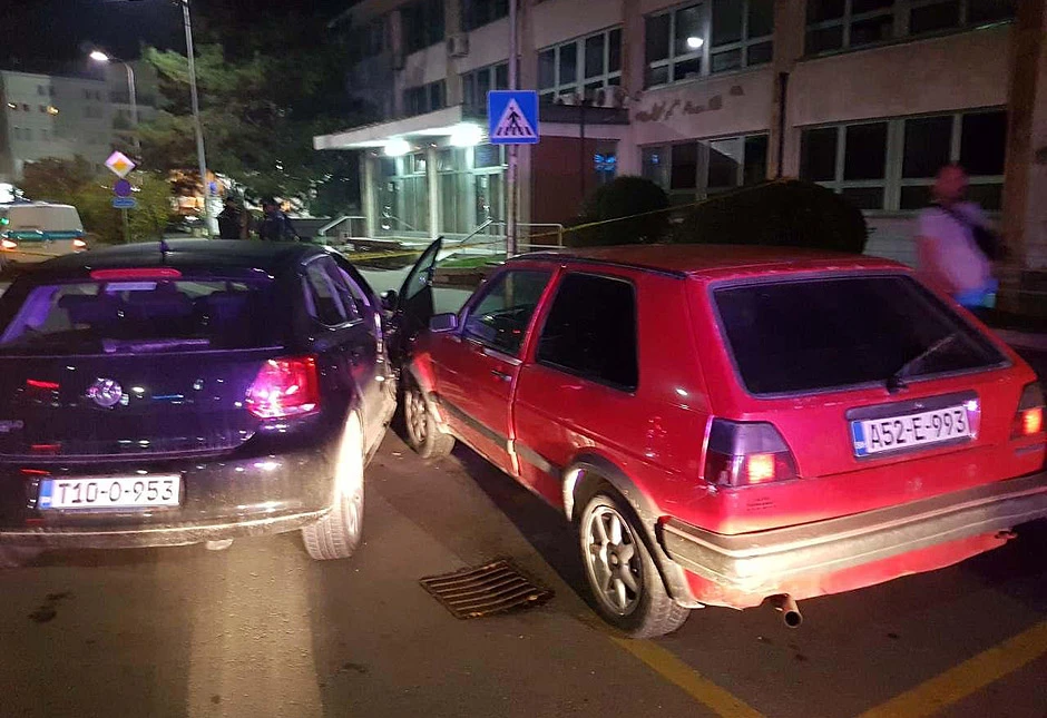 Diler pokušao pobjeći pa se Golfom zabio u policijski automobil