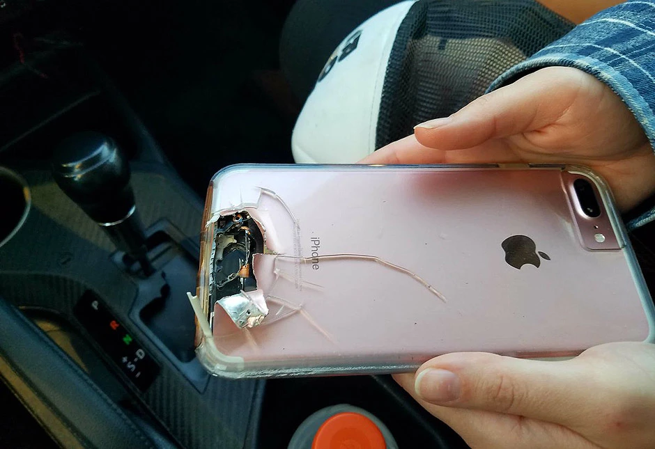 iPhone spasio ženu od metka i sigurne smrti