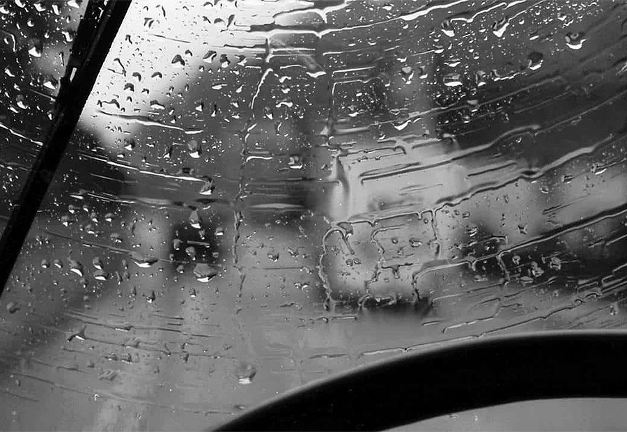 Savjeti za jesensku vožnju: Kako voziti po kiši i izbjeći ''aquaplaning''