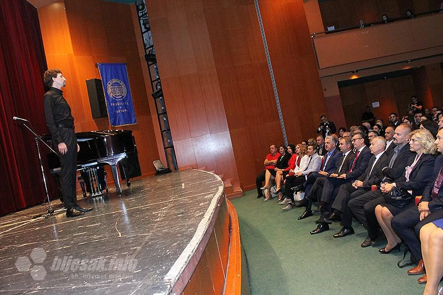 ''Brucoški sat'' u Mostaru - učenici, danas postajete akademski građani