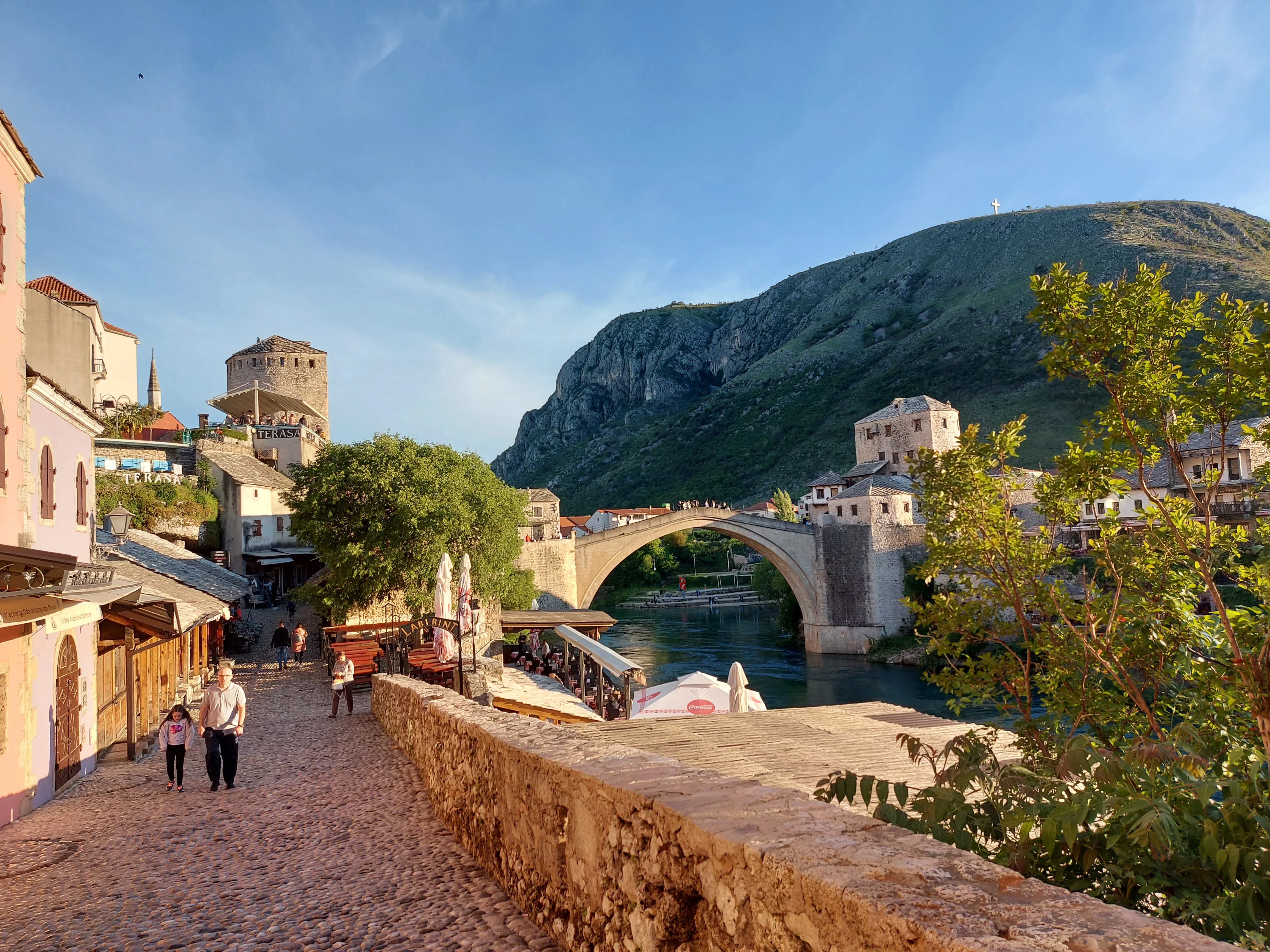 Službene informacije: Turist preminuo na licu mjesta nakon pada sa zidića