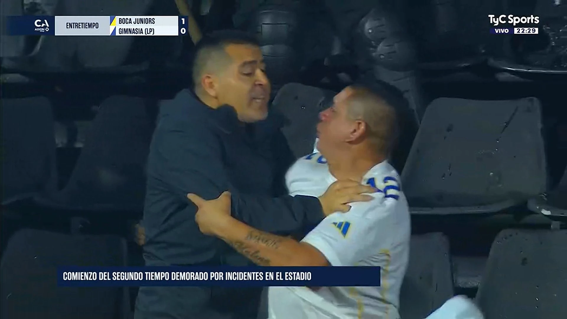 VIDEO I Boca u polufinalu Kupa, predsjednik Riquelme zaustavljao huligane na tribinama