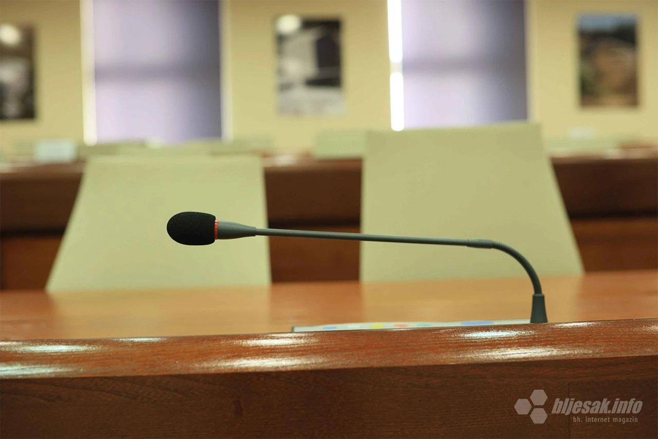 Grad Mostar traži hitnu sjednicu Skupštine o neredima