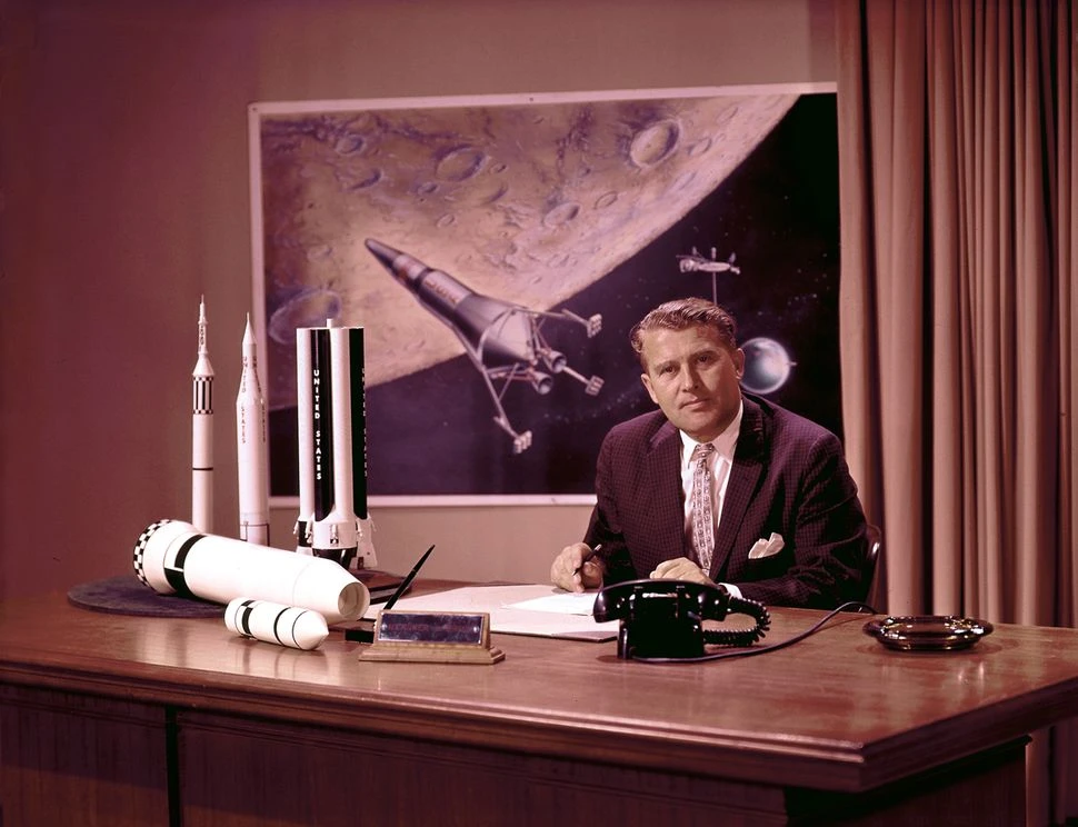 Werner von Braun - nacistički znanstvenik koji je  zaposlen kao direktor u NASA-i