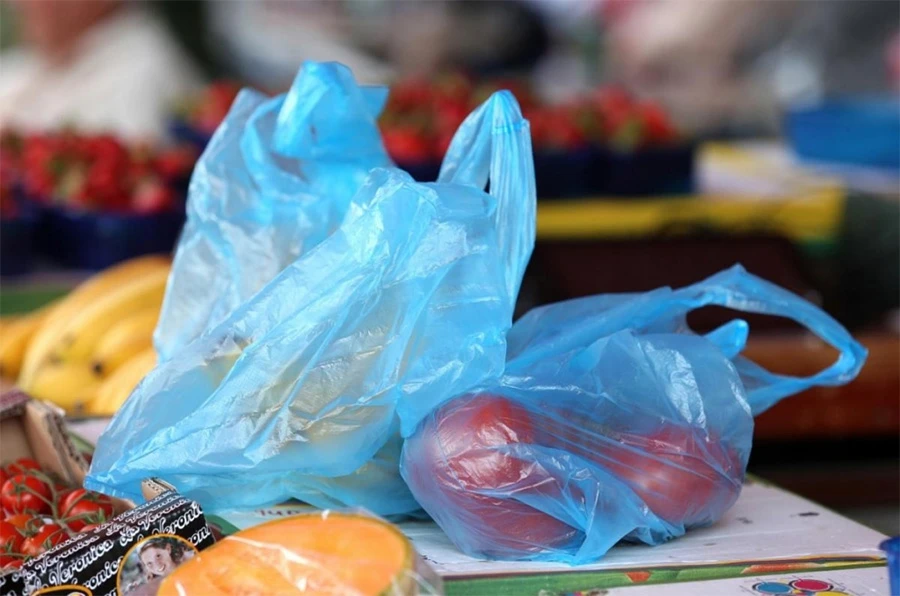 Od danas zabranjena upotreba plastičnih kesa, kazna i do 40.000 eura