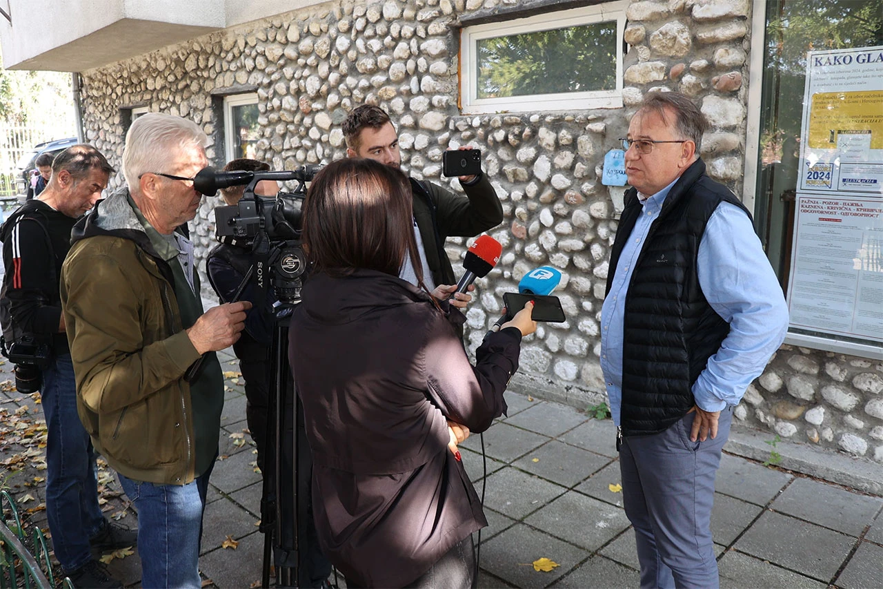Nikšić upozorio na izborne nepravilnosti u Konjicu, sastanak državne koalicije krajem mjeseca