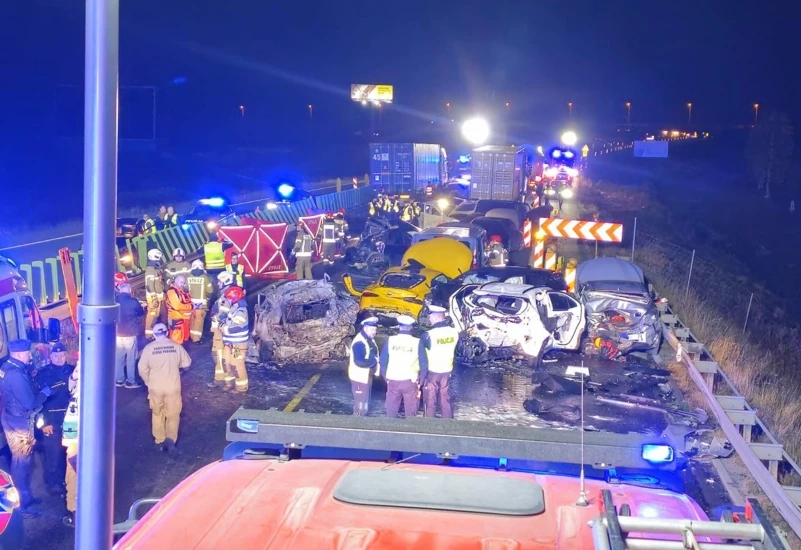 Stravičan sudar 22 vozila: Ima poginulih, među ozlijeđenim i djeca 
