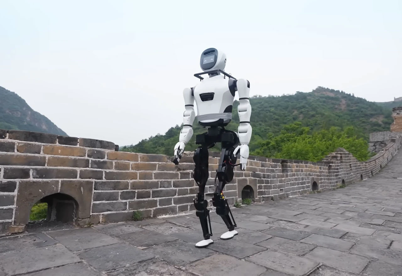 Kineski humanoidni robot STAR1 trči brzinom od 12,87 km/h!
